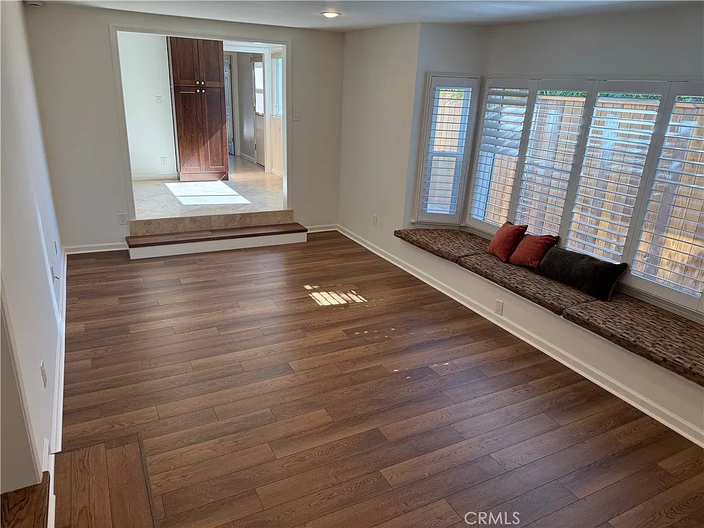 3 bed, 1876 sqft, $5,100 — Photo 3
