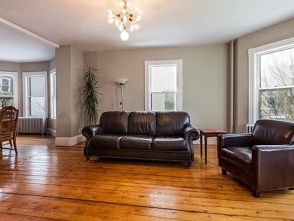 5th image of 35 Sagamore St