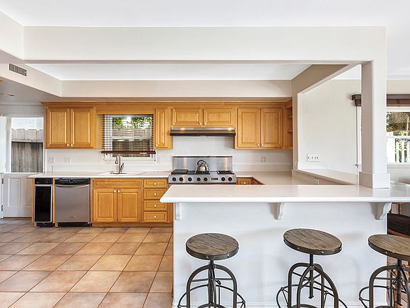 4th image of 317 Poppy Ave