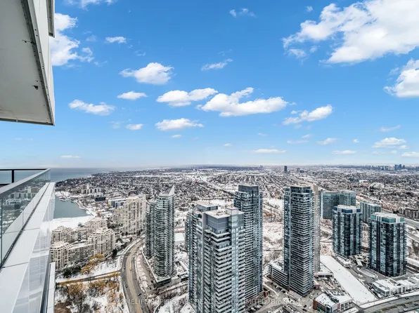 30 Shore Breeze Dr, Toronto, ON