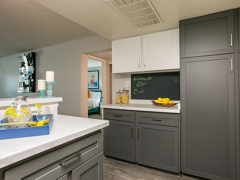 Glo Apartments — Photo 1