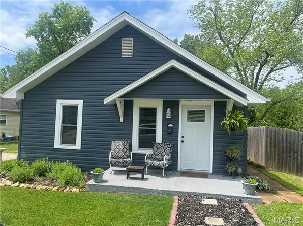 25 S Alexander St, Farmington, MO 63640