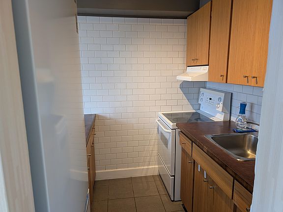 4th image of 1219 Harwood St #1104