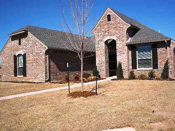 4th image of 313 172nd Cir