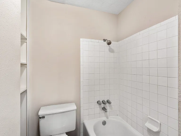 2411 Cypressvine Dr — Photo 18