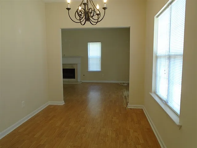 3 bed, 2.5 bath, 1610 sqft, $2,350 — Photo 3