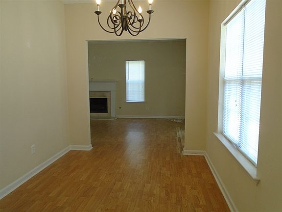 3rd image of 3521 Daventry Ln NW