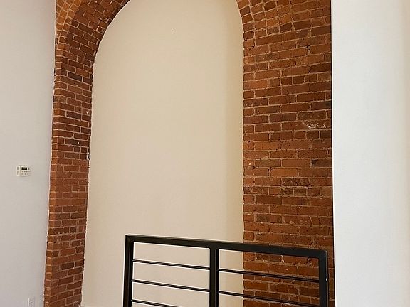 3rd image of 950 Willoughby Ave #117