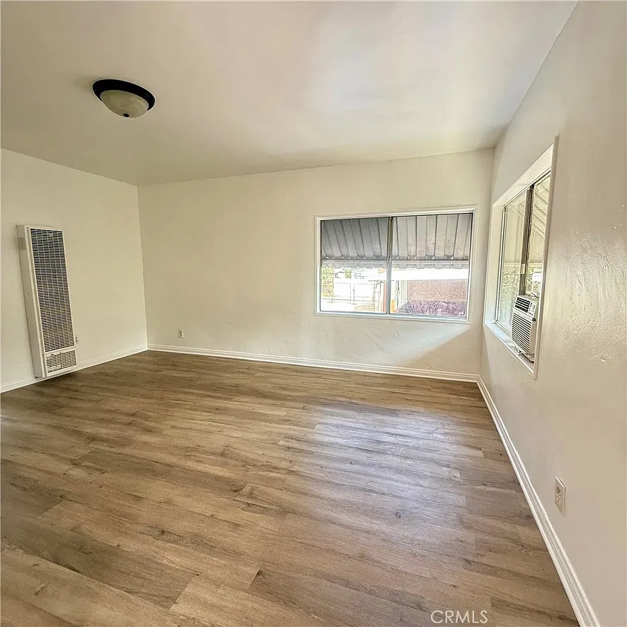 2 bed, 920 sqft, $2,100 — Photo 3