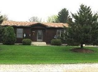 9616 Woods Ln, Hebron, IL