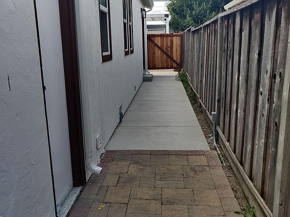 private entry way