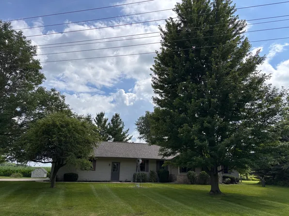 7177 Old Peoria Rd, Danvers, IL 61732
