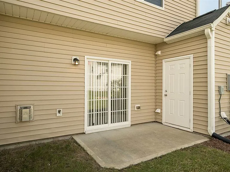 1304 Cozart St #317 — Photo 21