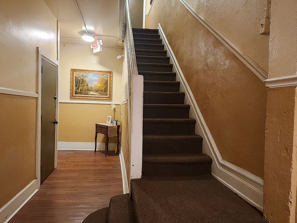 1st image of 349 N 7th St APT 1