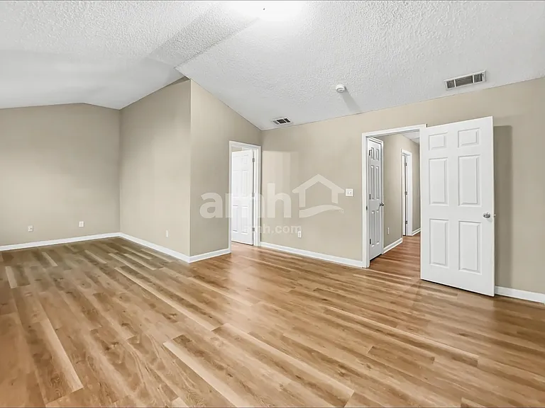 369 Hidden Creek Ln — Photo 10