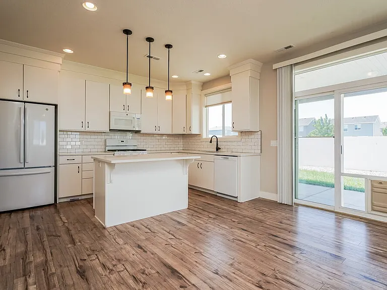 1611 W Parkview Dr — Photo 6