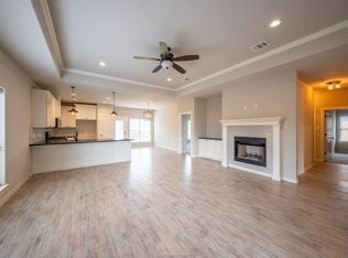 3090 Peterson Cir, Bryan, TX 77802