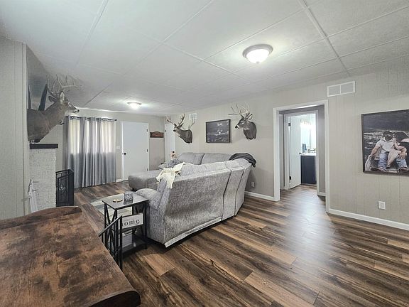 5th image of 702 Maple St