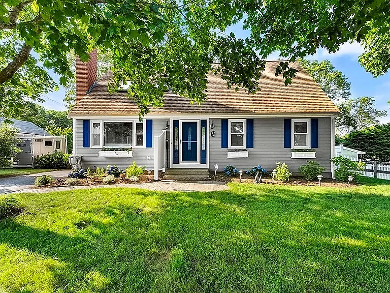 28 Chestnut St — Photo 1