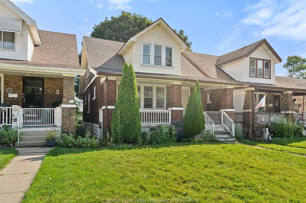 5 bed, $2,400 — Photo 2