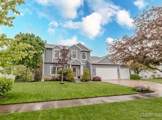 107 W Calgary Dr, Hastings, MI