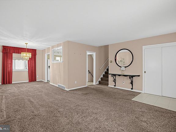3rd image of 245 Talbot Dr