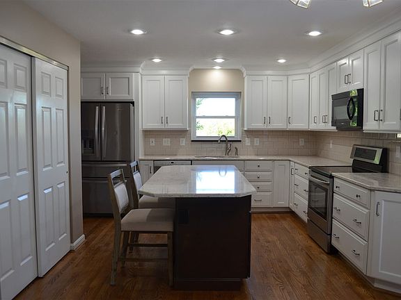 5th image of 9942 Wild Cherry Dr
