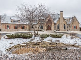 2512 Meadow Breeze Ct, Green Bay, WI 54311