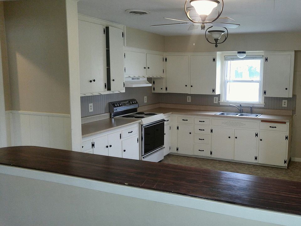 2nd image of 4601 S Lamar St