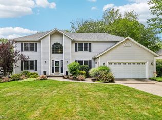 5620 Spring Grove Dr, Solon, OH 44139