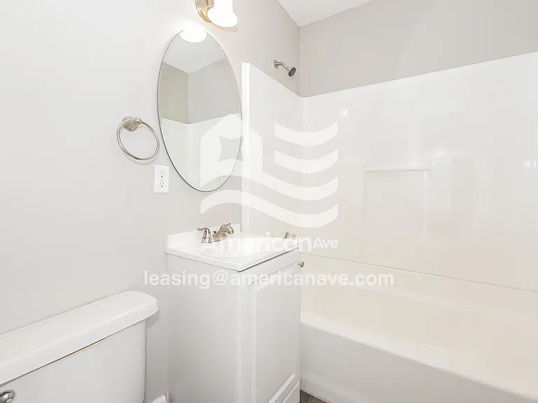 865591_014_wm_-_bathroom_12936513.jpg