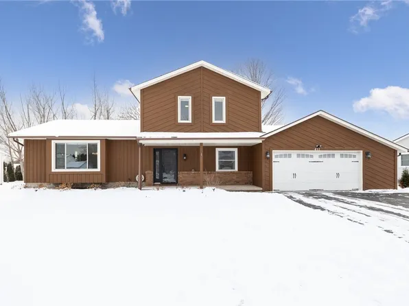 411 Sweet Acres Dr, Rochester, NY 14612