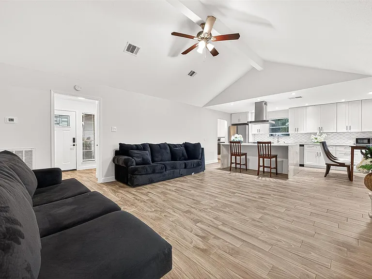 13318 Ascot Glen Ln — Photo 31