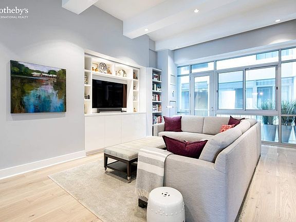 5th image of 415 Greenwich St APT 3G