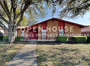 3460 Livingston Ln, Carrollton, TX 75007