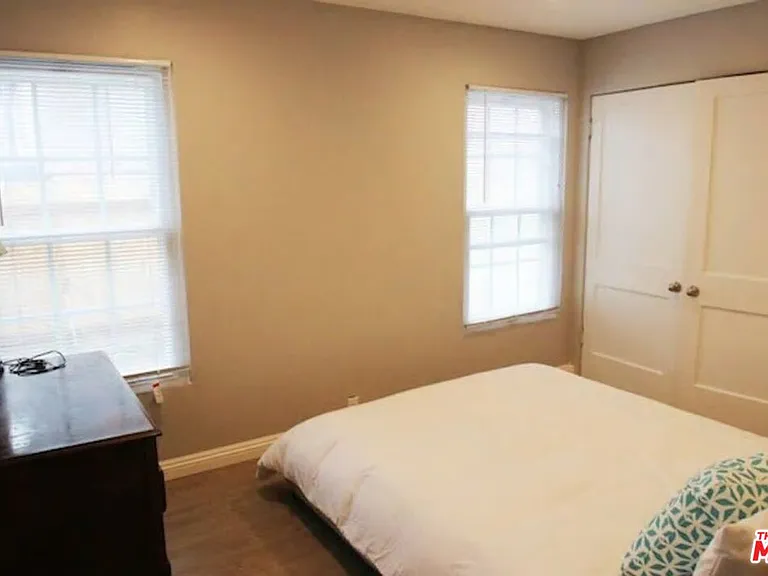 8719 Yorktown Ave — Photo 11