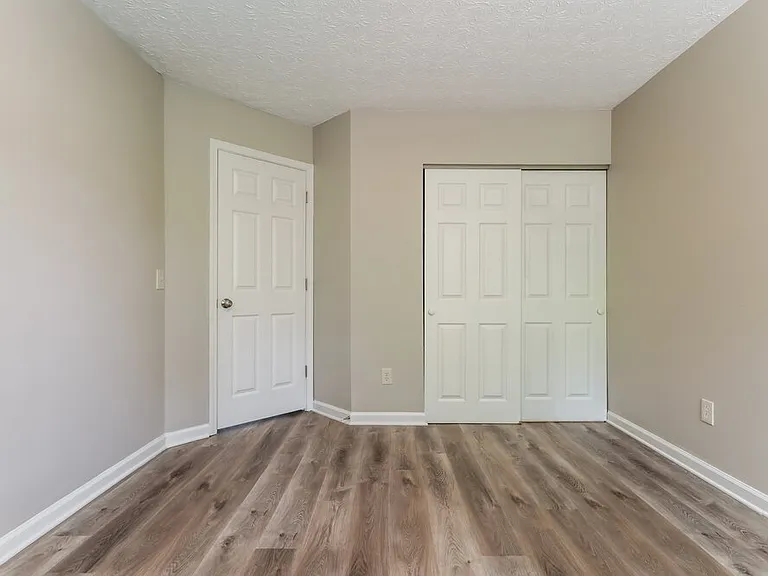 1304 Ivey Pointe Dr — Photo 12