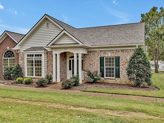 2nd image of 7027 Sunrise Cir