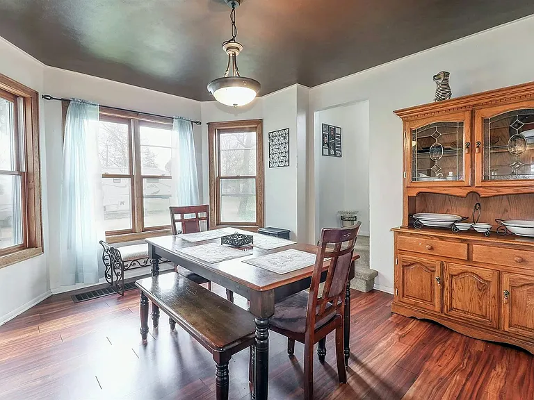 460 Spruce St — Photo 5