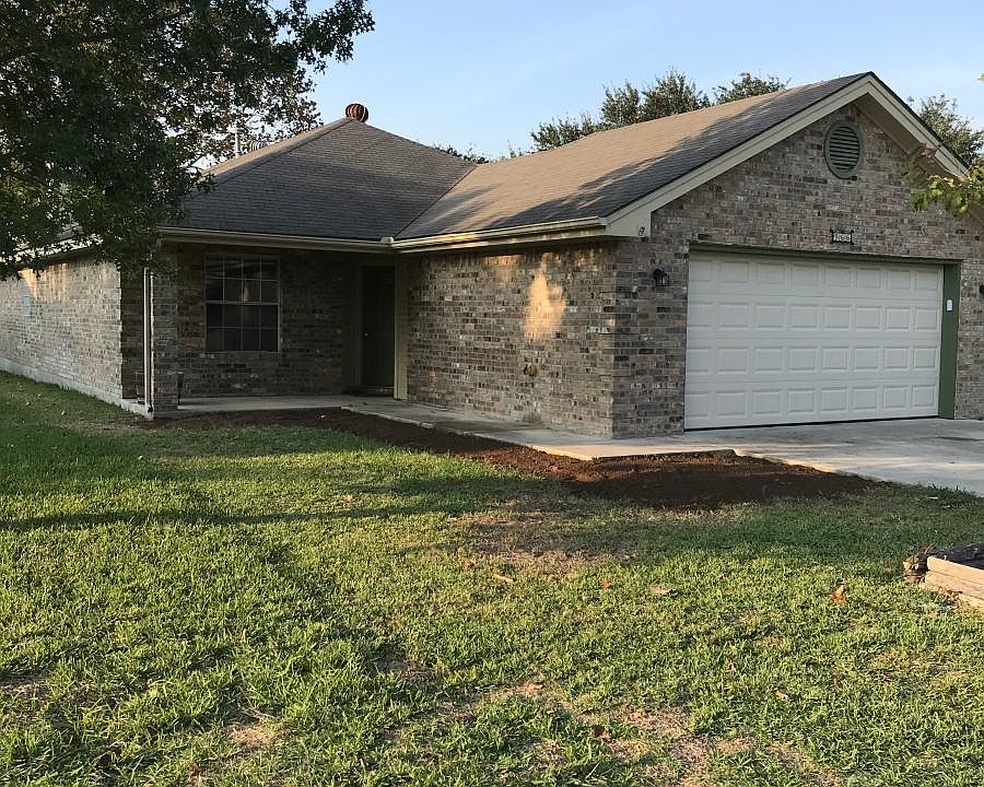 1st image of 966 Parkdale Dr