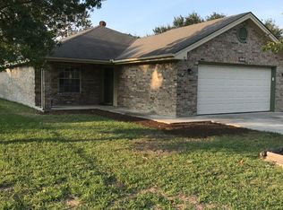 966 Parkdale Dr, New Braunfels, TX 78130