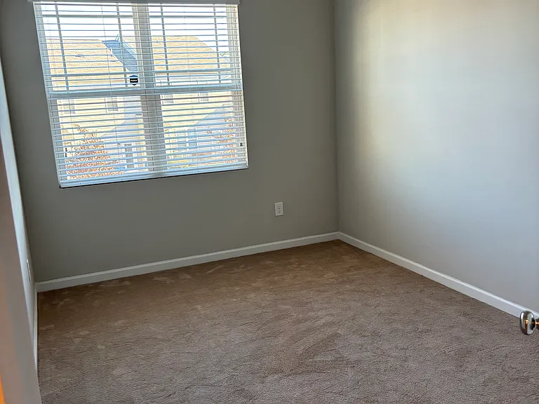 8925 Commons Townes Dr — Photo 12