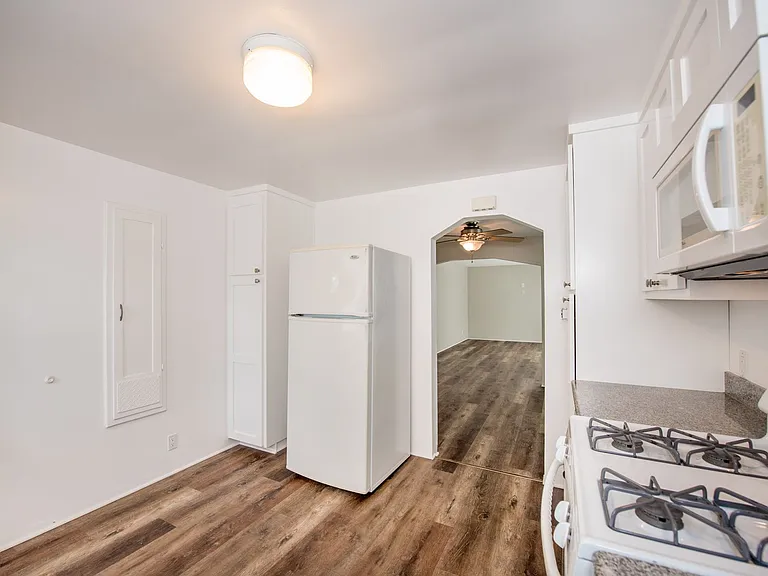 224 Frankfort Ave — Photo 14