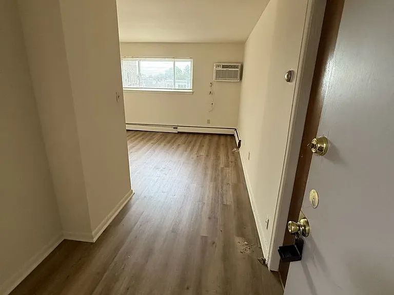 34 East Eagle Road — Photo 2