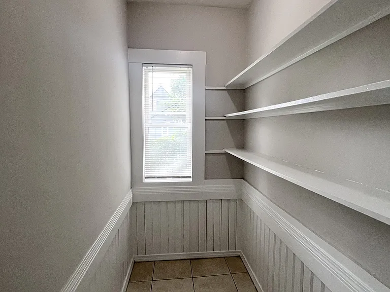 Washington St — Photo 14