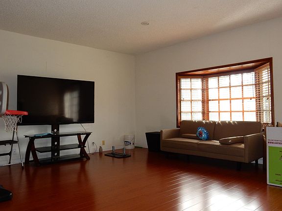 3rd image of 2023 Limewood Dr