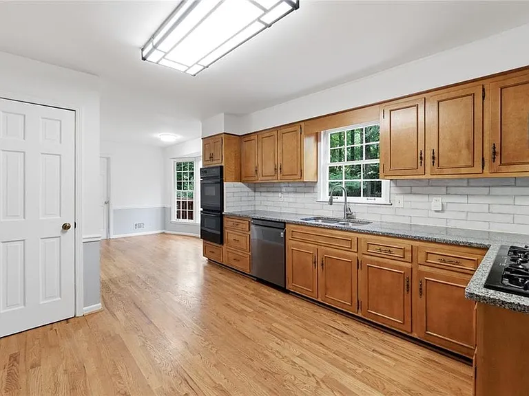 3731 Dunwoody Club Dr — Photo 8
