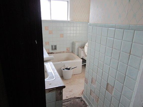 4th image of 13 Otis Street