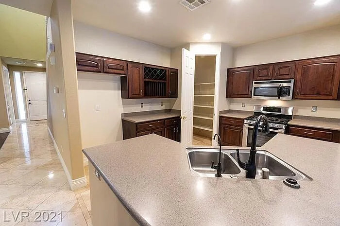 3373 Osiana Ave — Photo 8