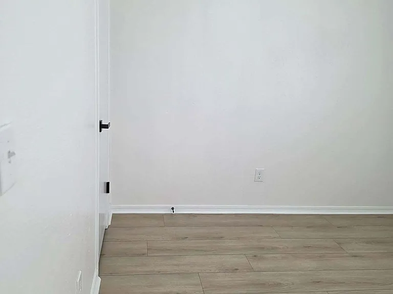 2307 N Lincoln Ave — Photo 18